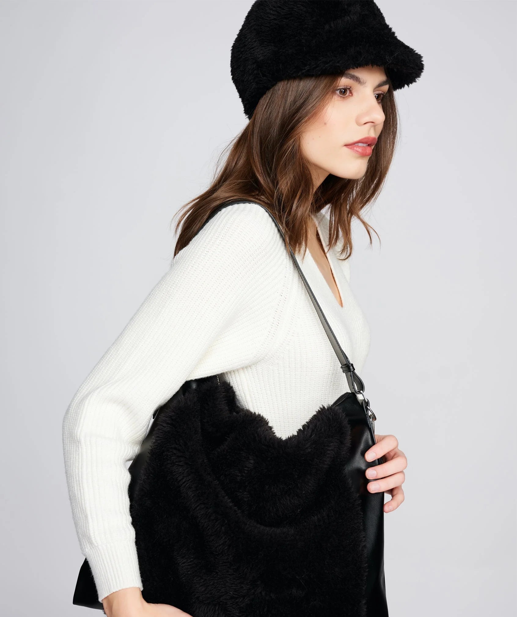 Teddy Faux Fur Cap - Black - Accessories