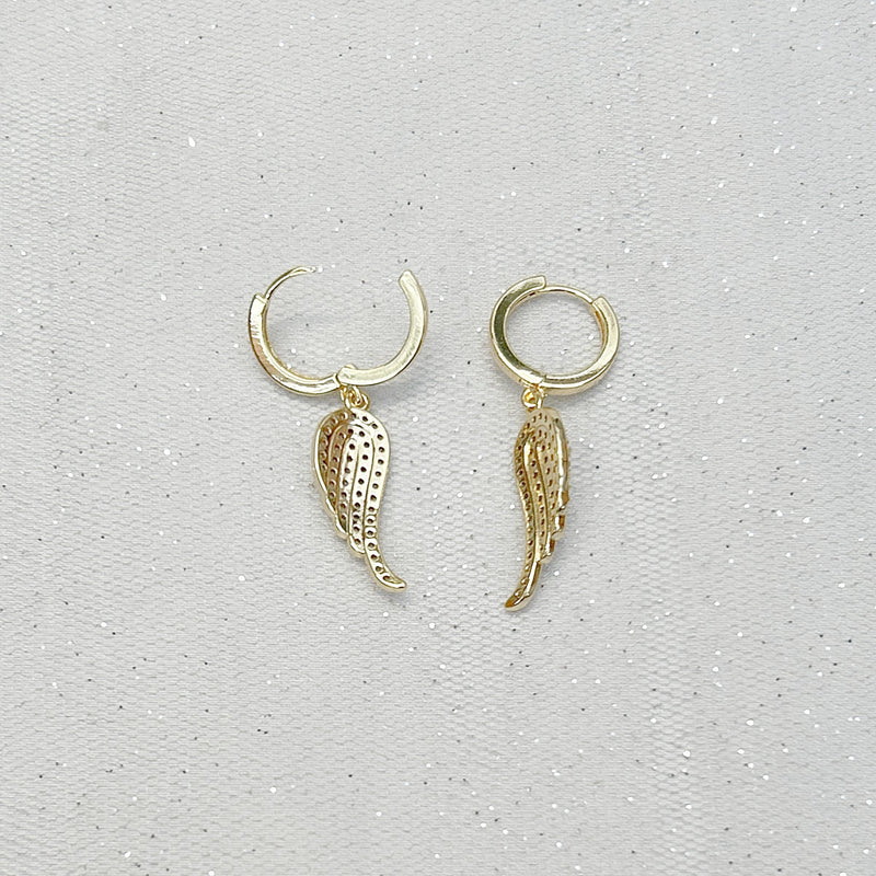 QueenMee Small Hoop Earrings Angel Wing Earrings Gold