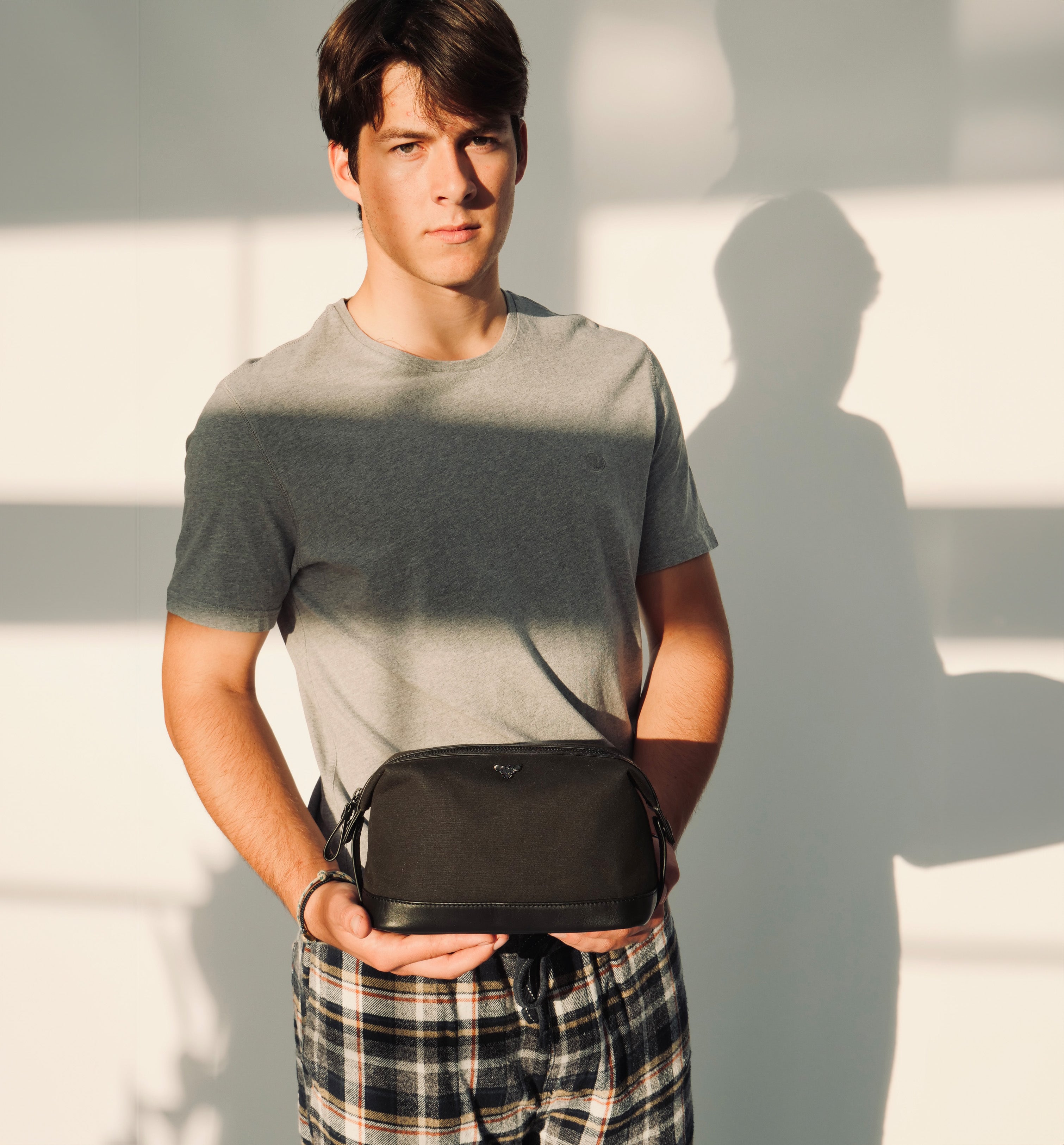 Apatchy London The Cavendish Waxed Canvas & Leather Wash Bag