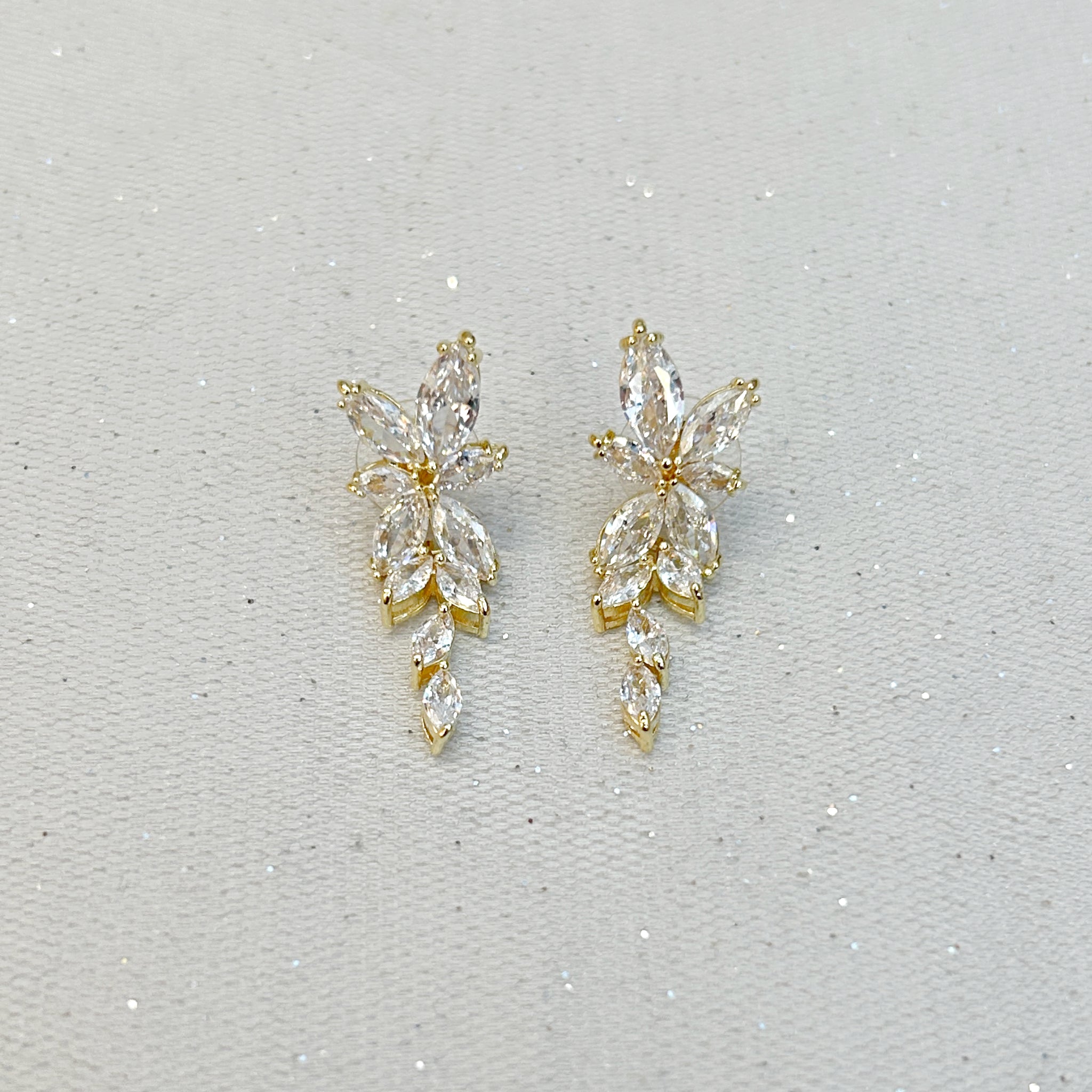 QueenMee Drop Earrings Vintage Inspired Floral in Crystal