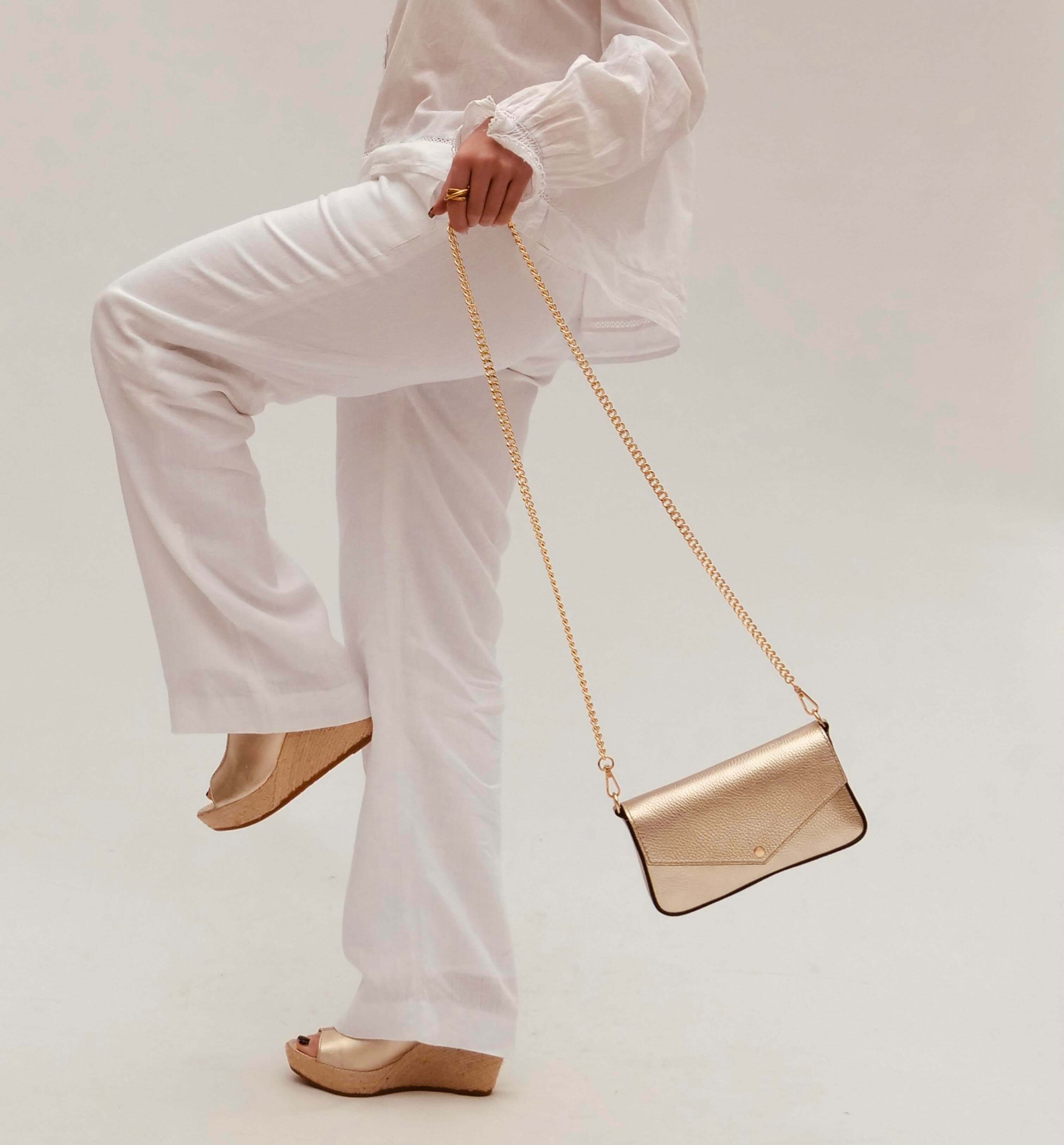 Apatchy London The Munro Leather Shoulder Bag