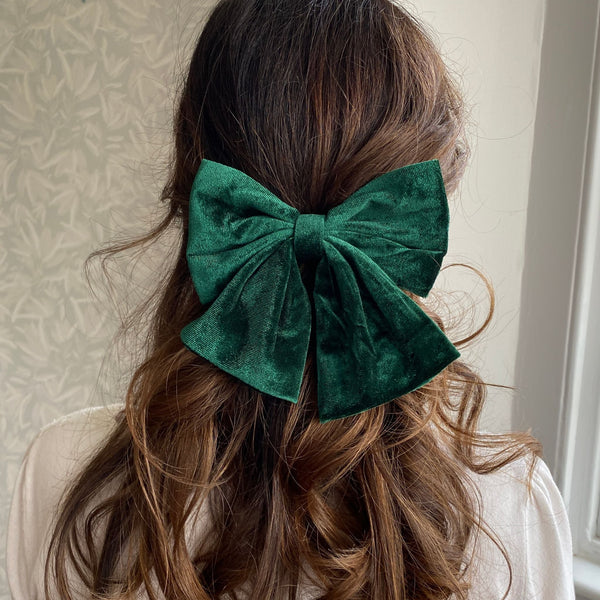 QueenMee Green Hair Bow Velvet Bow Hair Clip