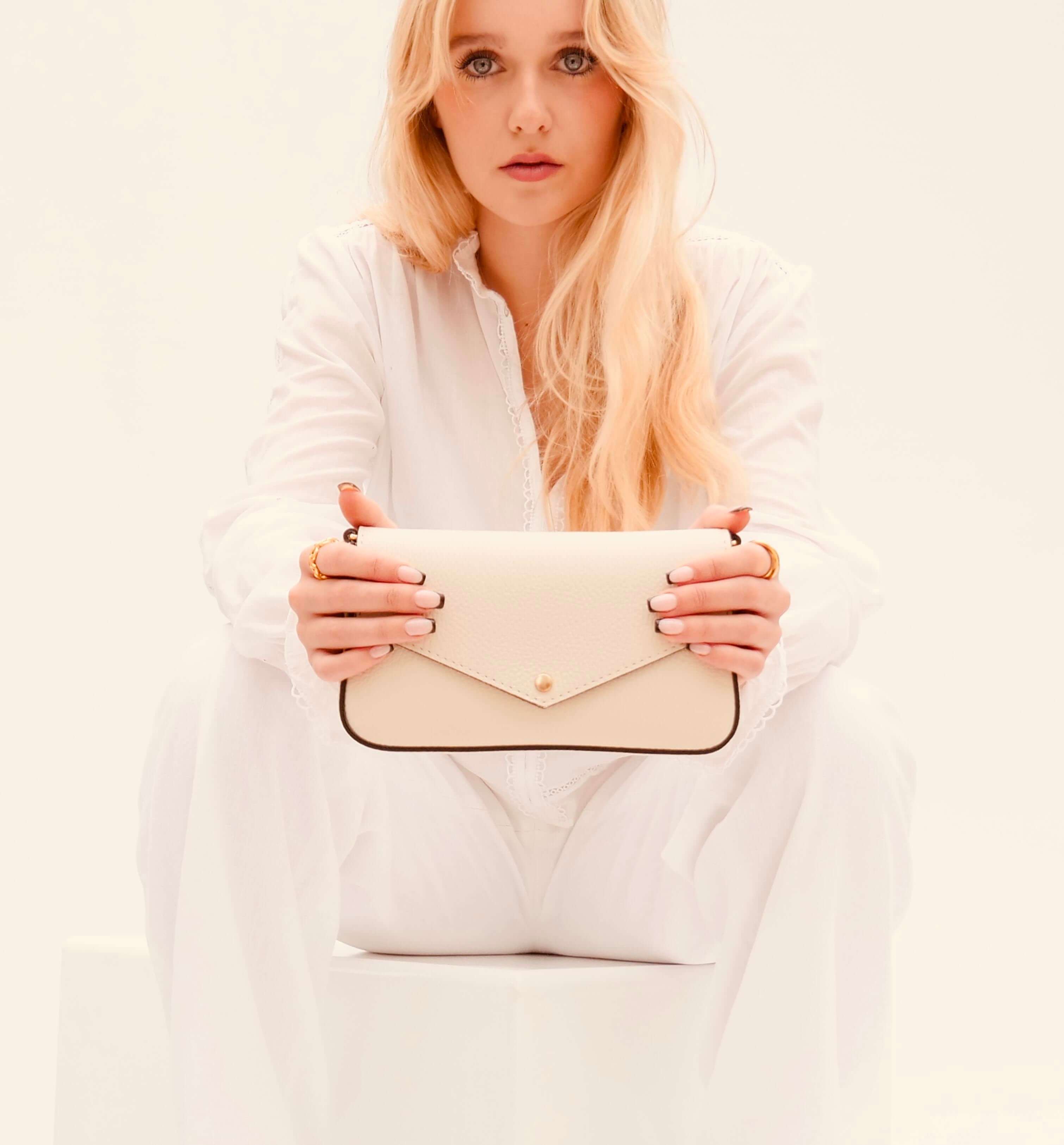 Apatchy London The Munro Stone Leather Shoulder Bag