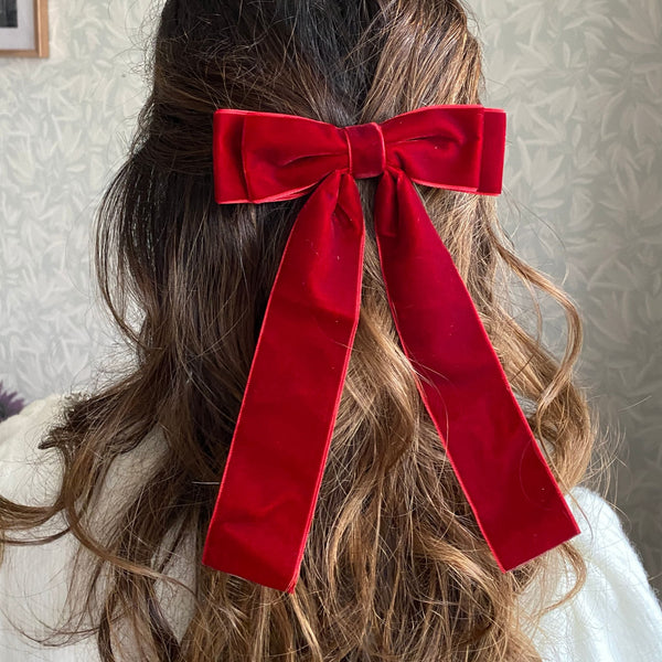 QueenMee Velvet Bow Hair Clip in Red Alligator Clip