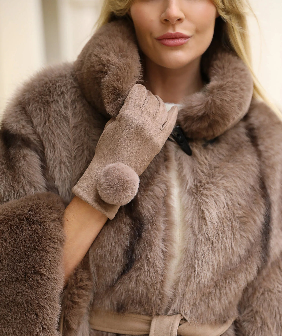 Clara - Leopard Print Faux Fur Shawl