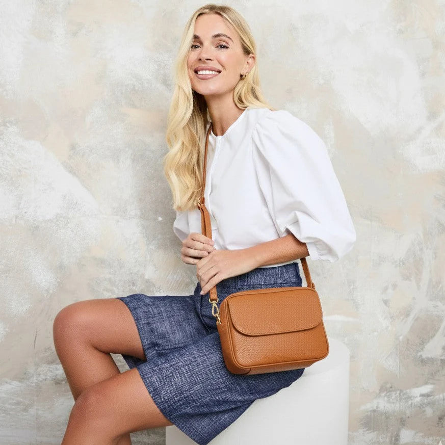 Elie Beaumont Crossbody Town Bag Tan