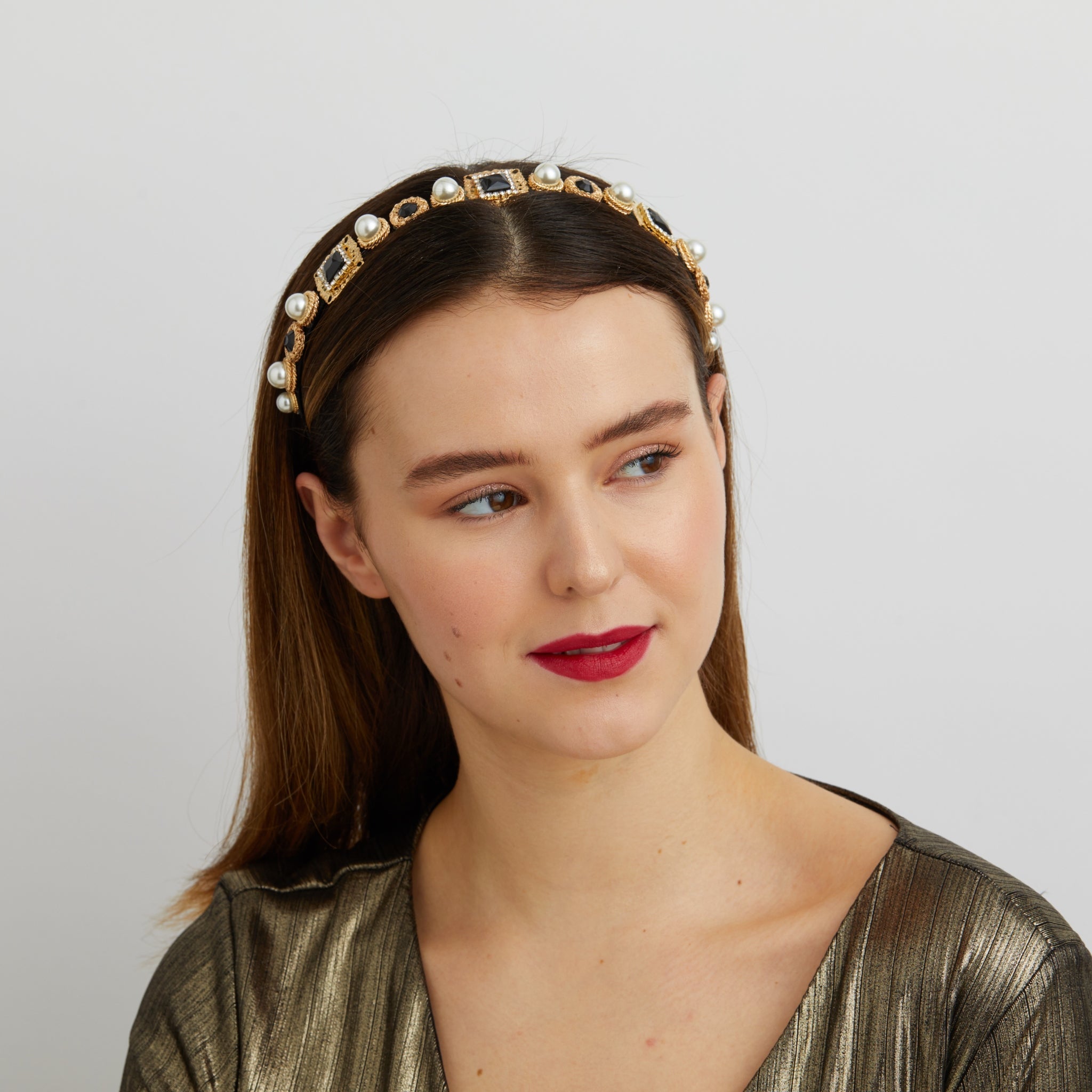 QueenMee Black Headband with Pearls