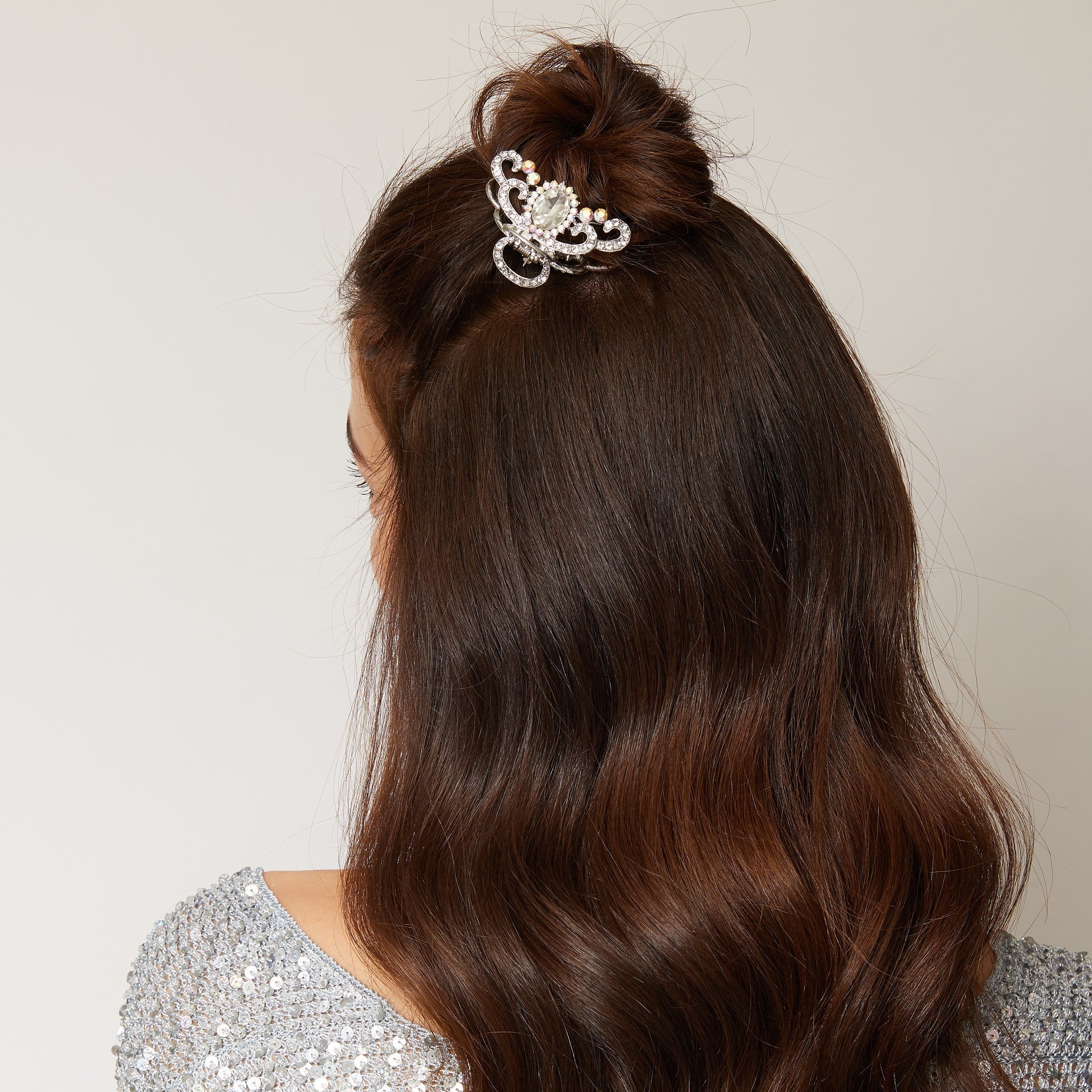 QueenMee Silver Hair Claw with Diamante