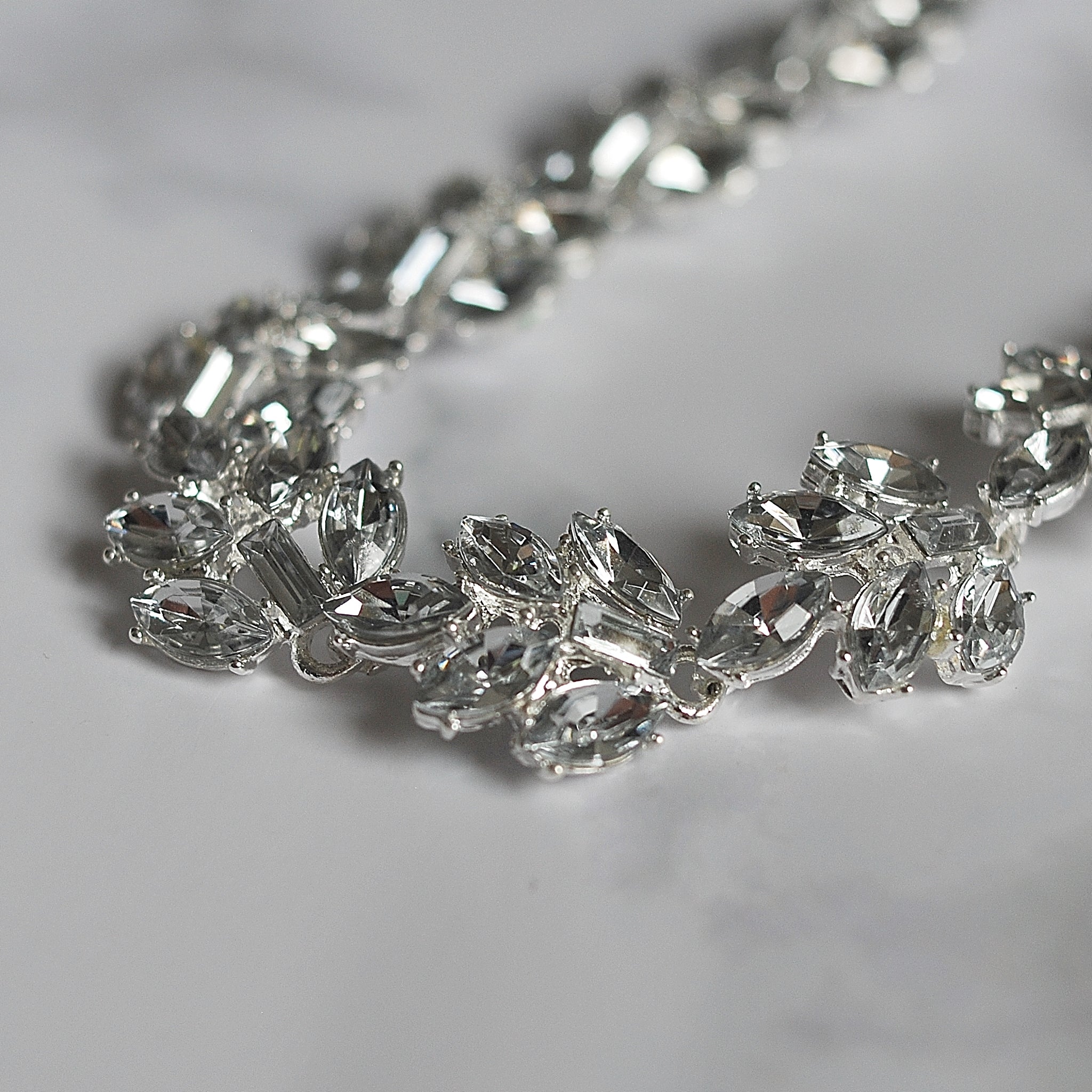 QueenMee Vintage Headband in Crystal Elasticated