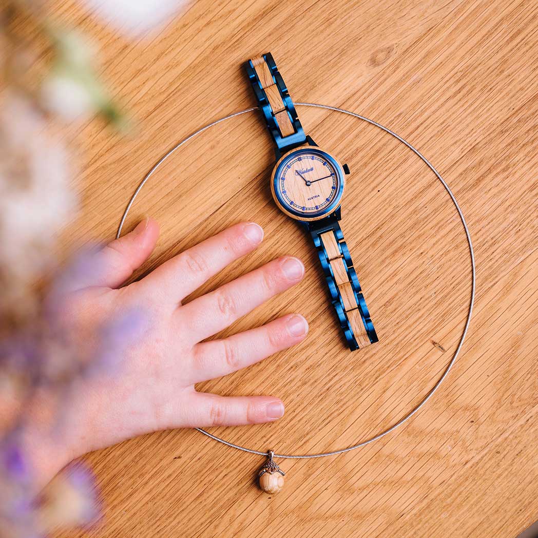 Waidzeit Petite Bleu lady watch with wooden strap